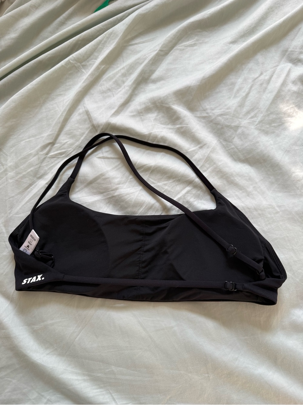 Minimal Cross-Back Sports Bralette - Black